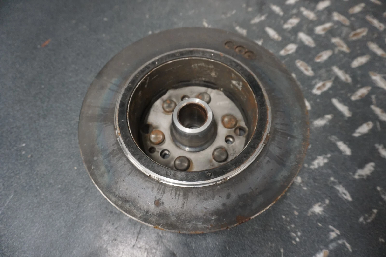 1999 Yamaha OEM Flywheel Rotor Ass'y Vmax 600 8CR-85550-00-00 8CR-85550-01-00