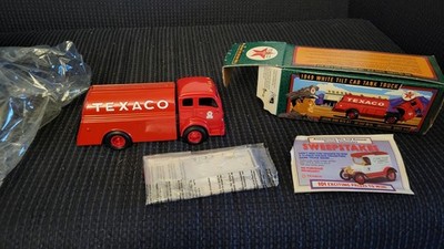 ERTL Texaco 1949 White Tilt Cab Tank Truck Metal Coin Bank Red Die Cast New