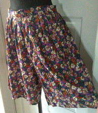 STYLE QUE 1 Floral Pull on Style Bermuda Shorts 14