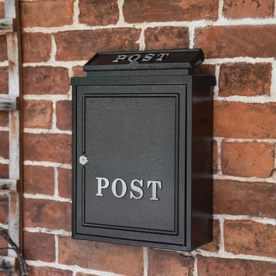 Wandbriefkasten ''Norfolk'' schwarz mit silbernem Text - abschließbarer Briefkasten