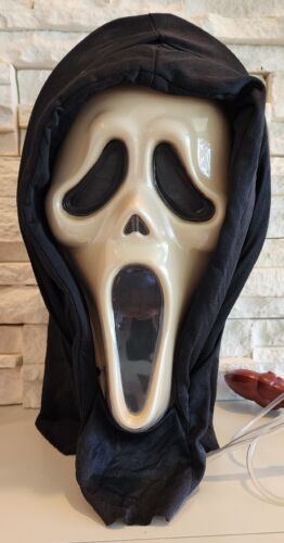 Masque de costume Halloween SCREAM visage fantôme avec pompe à sang cœur - Photo 1 sur 4