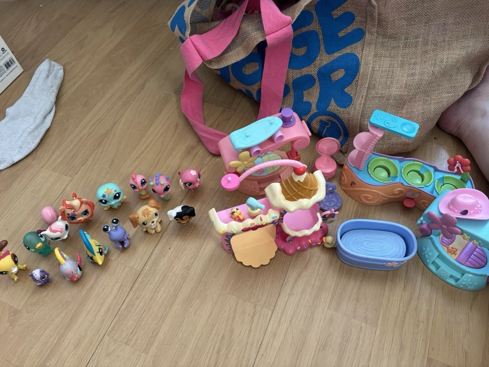 Littlest Pet Shop lot d’environ 80 figurines + maisons + accessoires - Photo 2/3