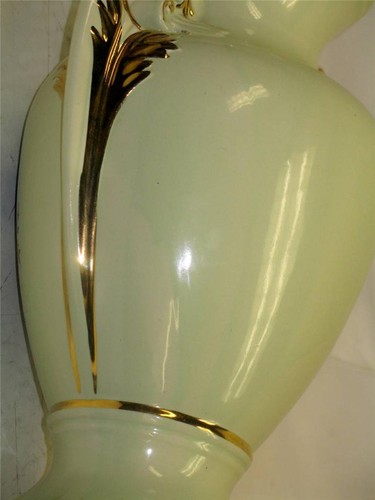 Vtg FRENCH PROVINCIAL LIGHT GREEN APPLE GLAZE & GOLD ACCENT CERAMIC TABLE LAMP - Picture 10 of 12