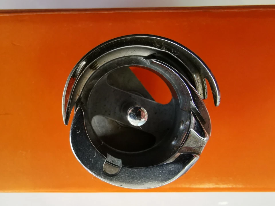 Gancho giratorio genuino Brother SA1706001. Nuevo sin caja Foto 3 de 3