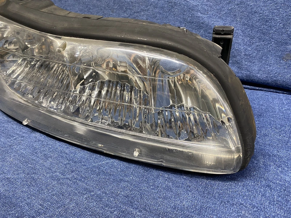 1997 98 99 20 01 02 03 04 2005 Oldsmobile Cutlass conjunto de farol direito LIMPO - Imagem 3 de 4