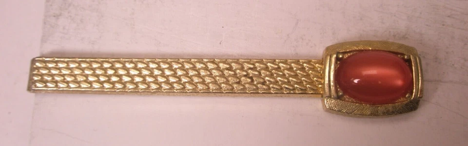 2-5/16" Pink Cabochon Gold Tone Vintage Tie Bar Clip simple design - Image 3 of 4
