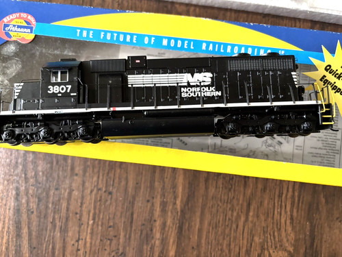 Athearn #93519 SD 38 Norfolk Southern #3807, - DCC listo | Condition: Used