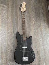 Squier Sonic Bronco Bass - Black, Laurel Fing...