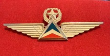 Vintage Delta Air Lines First Officer Pilot Wings Pin 4th Issue