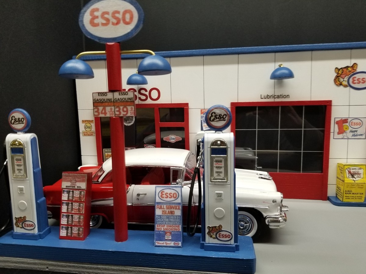 ESSO GAS STATION FRONT W/ 2 PUMP ISLAND DIORAMA DISPLAY HAND MADE