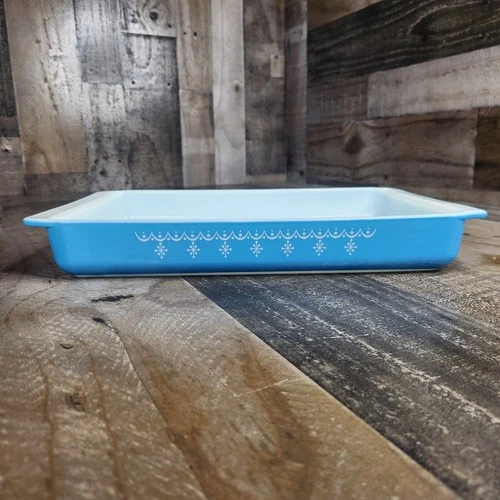 Pyrex Snowflake Garland 933 Lasagna Baking Pan Vintage Rectangular Blue