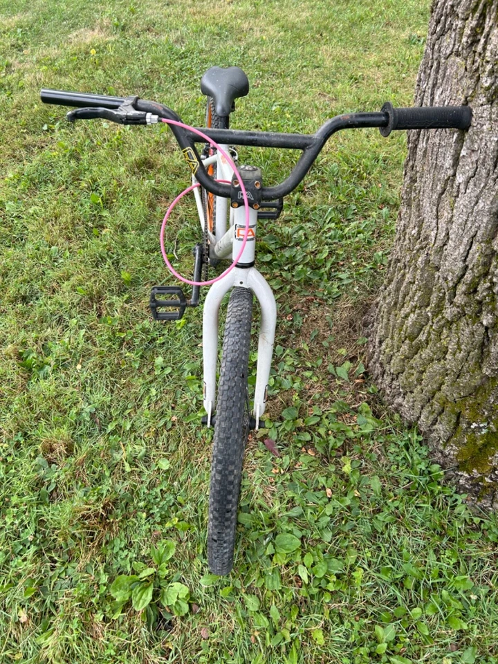 Free Agent Ambush 24” Cruiser Bmx Bike - Image 2 of 3