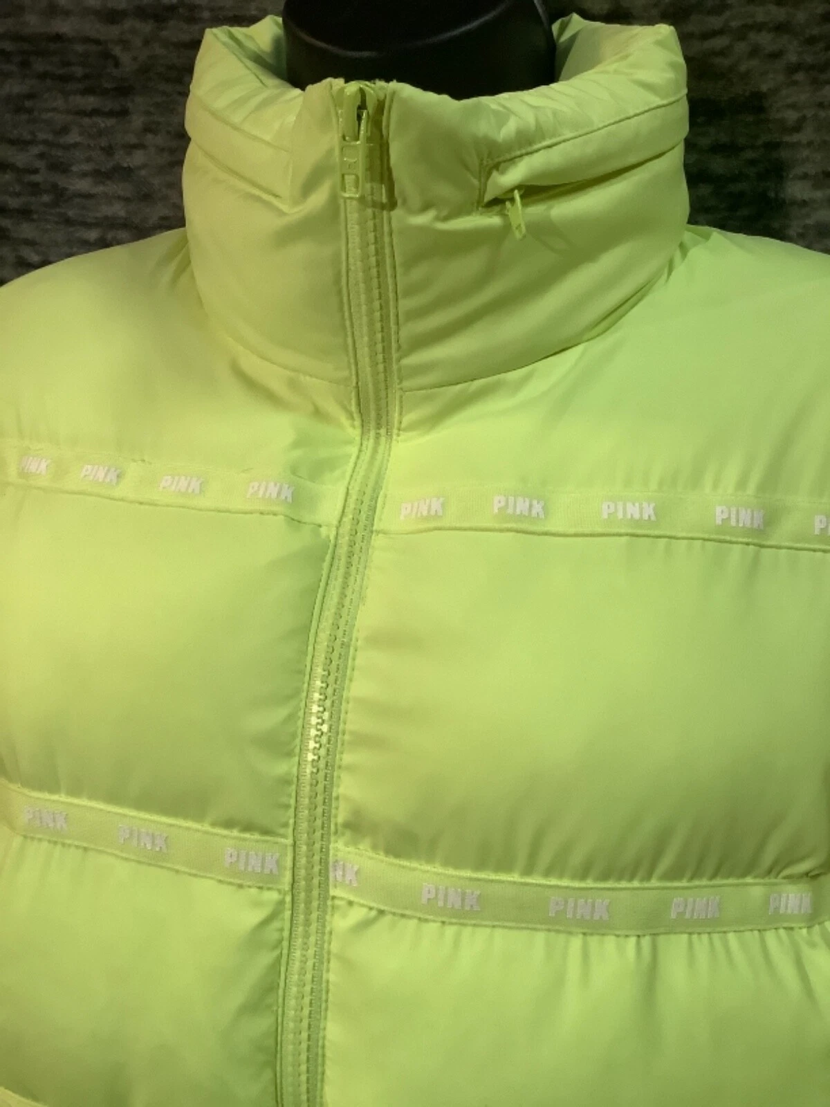 UNDERCOVER Giacca con cappuccio Victoria’s Secret rosa full zip puffer verde lime logo M rara nuova con etichette