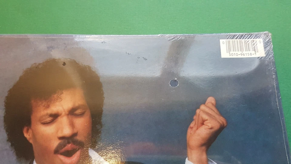 Lionel Richie - Dancing in the ceiling - Schallplatte LP 12" 1986 Motown Record - Bild 2 von 3