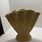 Vtg MCM Yellow Speckled 12” Red Wing Pottery Gladiolus Flower Fan Vase # 416