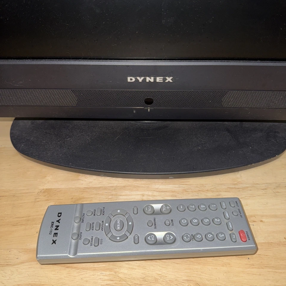 TV LCD DYNEX DX-LCD26-09 COM CONTROLE REMOTO TESTADO E FUNCIONANDO - Imagem 2 de 4