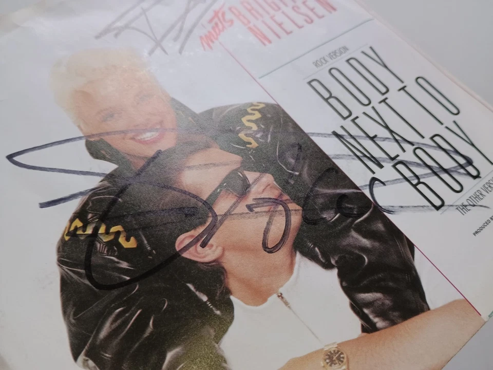  Falco 7" Single Vinyl signed Autogramm Body next to Body 1993 signiert - Bild 2 von 4