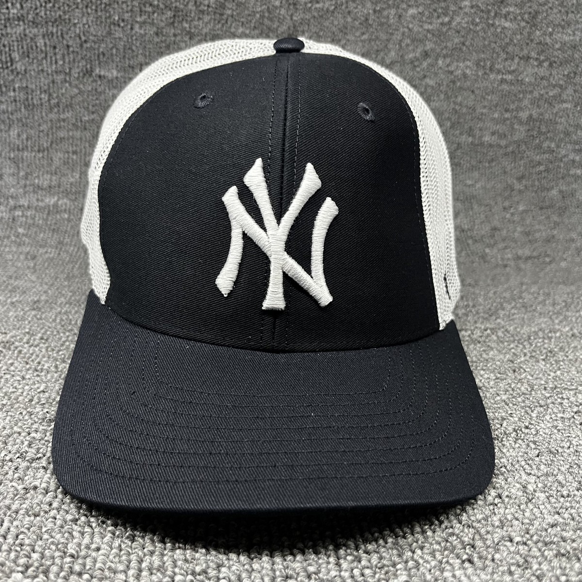 New York Yankees '47 Brand Trucker Hat Black White Mesh Snapback MLB Cap OSFA