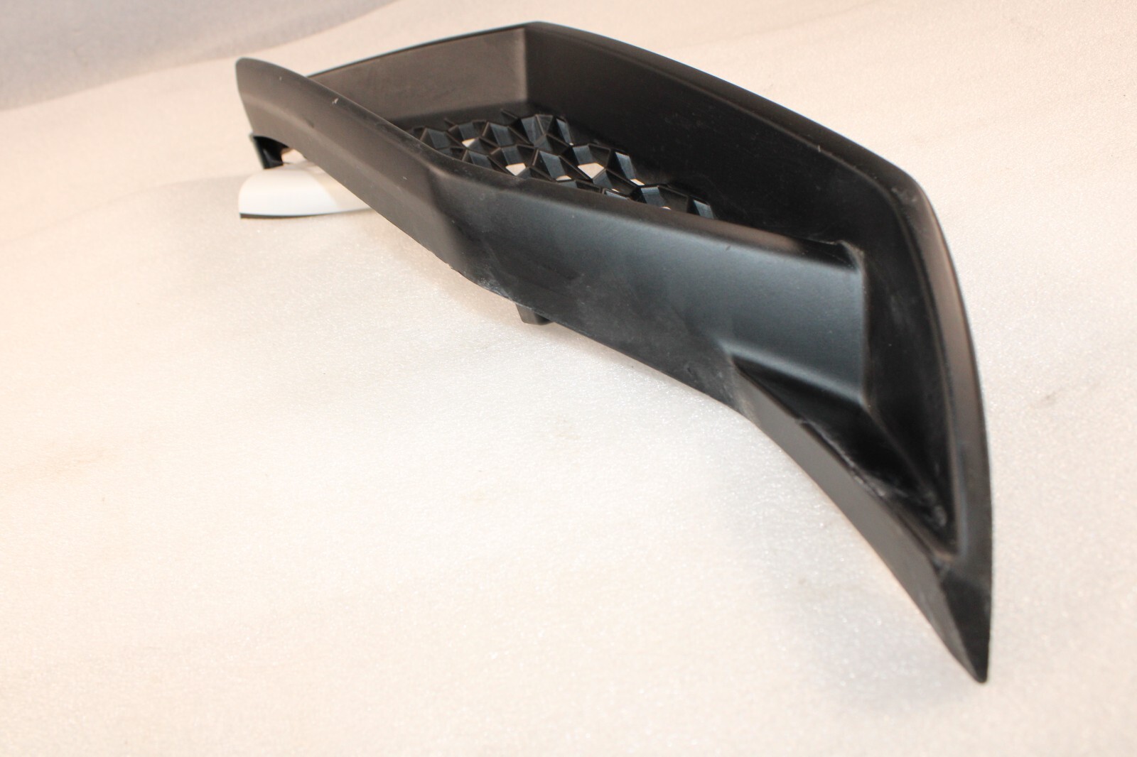 Lamborghini Huracan, LP580, LH, Rear Bumper Grille, Cracked, Used, P/N 4t0807675
