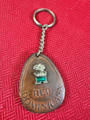 Republica Dominica VTG Souvenir Keyring Wooden Mini Man Green Charm
