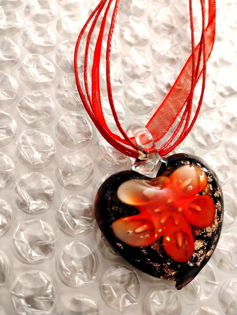 Hand Blown Murano Style Glass,Reds.Flower Pendant Necklace Heart Shape.7 View 3
