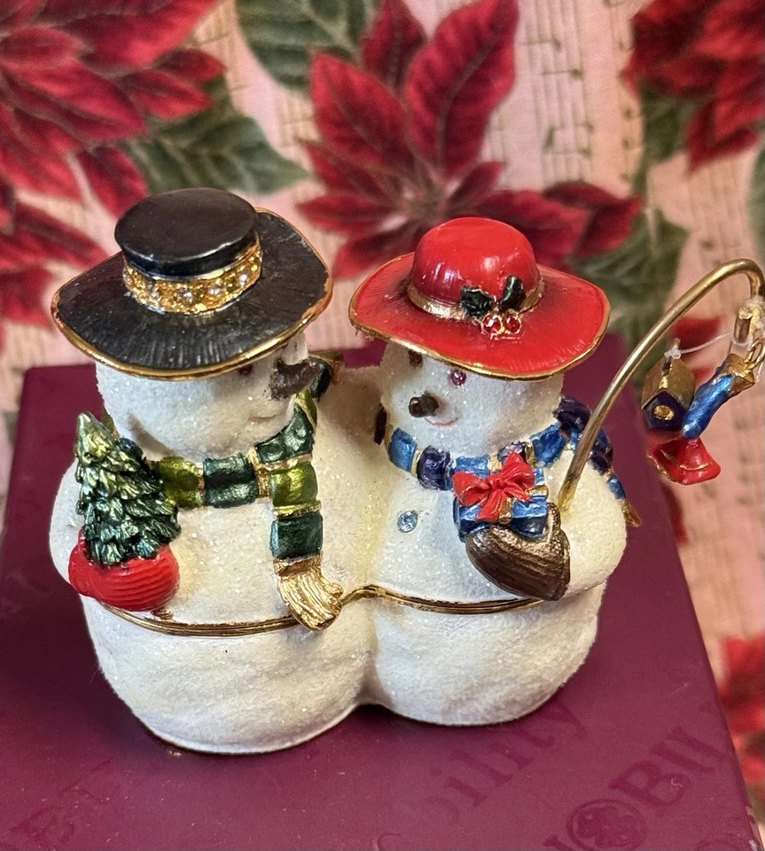 Beautiful Jeweled Nobility Enameled Magnetic Closure Snowmen - Image 3 of 4