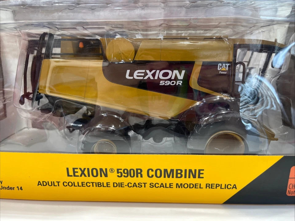 Cat Lexion 590R Combine Harvester 16 Row Corn Head and MaxFlex Grain Head 1/32 - Image 2 of 4
