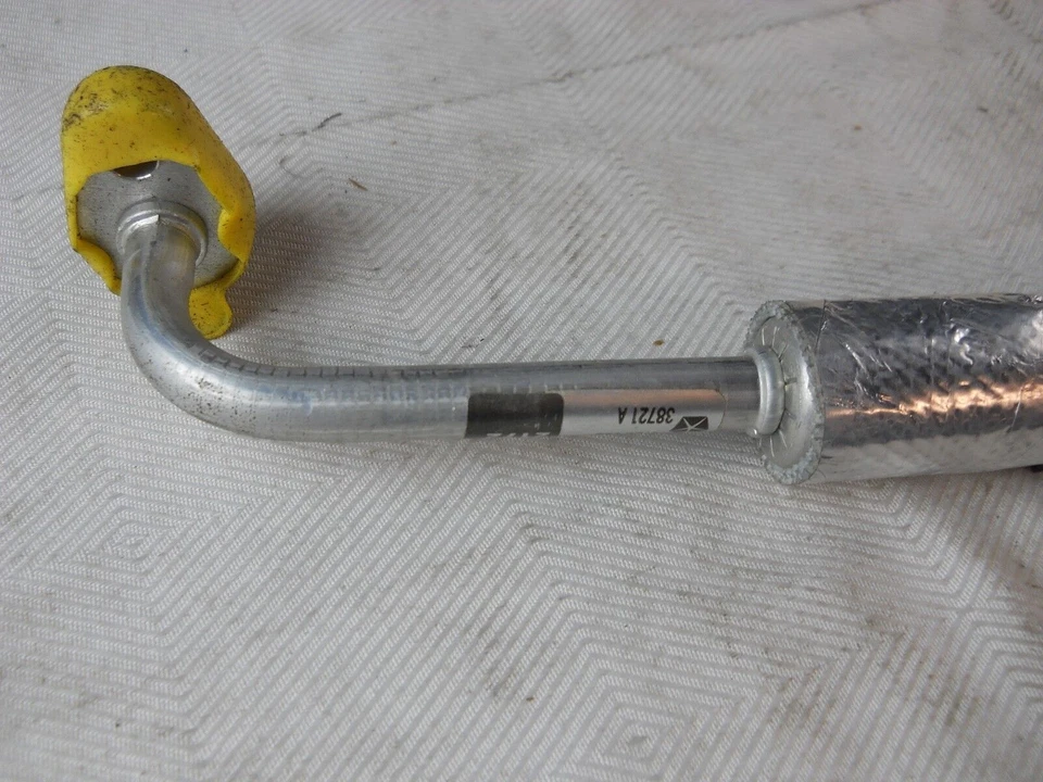 Manguera de línea de descarga de aire acondicionado Dodge Intrepid Concorde Mopar 4723022 1993-1994 3,3 L Foto 2 de 4