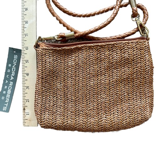 Sondra Roberts Squared Woven Straw Raffia Flip Flops Crossbody Bag Small Purse - Picture 3 of 7