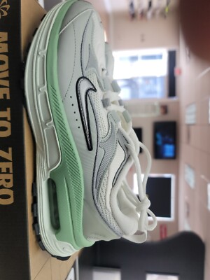 nike air max plus sage