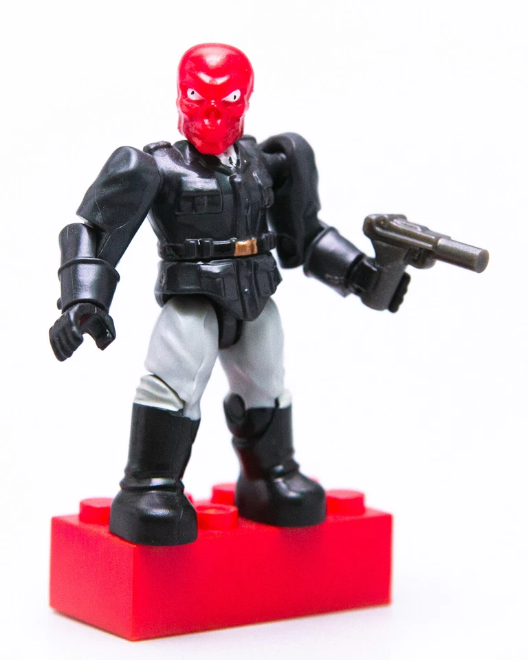 Microfiguras Mega Bloks Marvel Series 2 Capitán América 2011 y calavera roja Foto 3 de 4