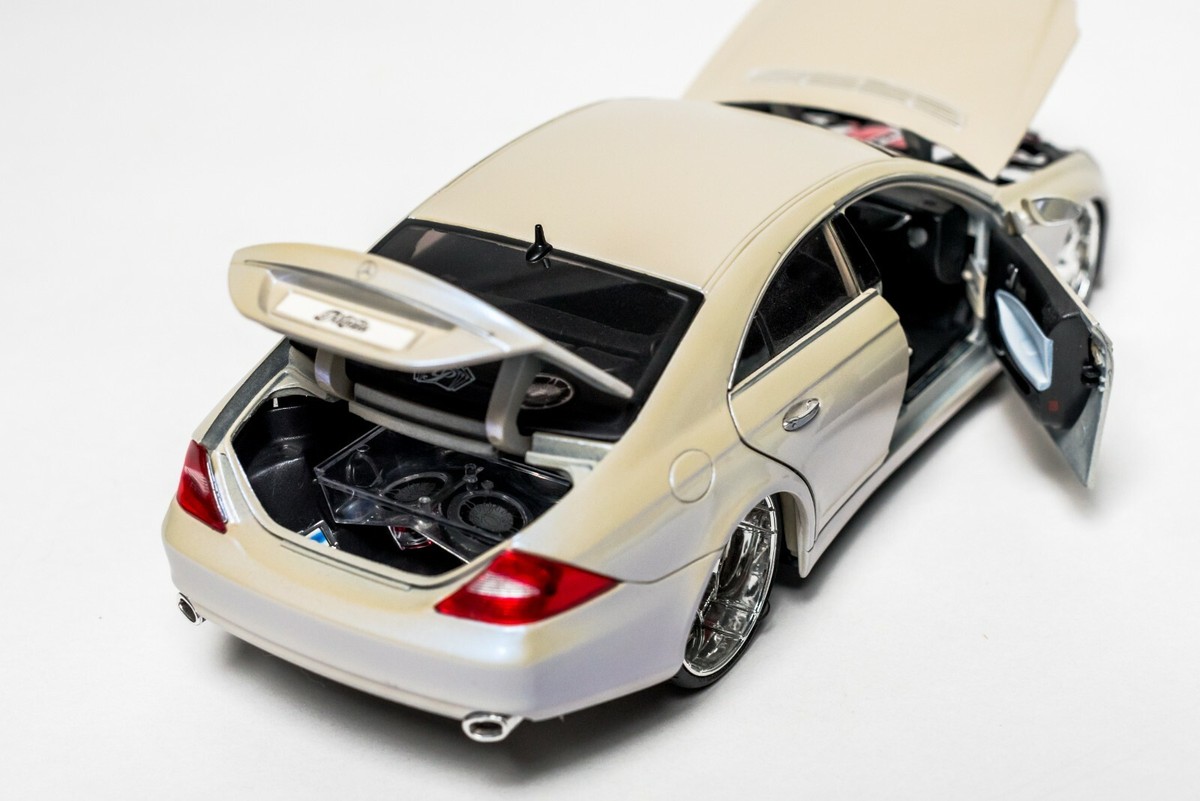 RARE Maisto Playerz Diecast Mercedes-Benz CLS-Class 1:18 NEW IN