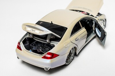 ミニカー Maisto Mercedes-Benz CLS 1/18 Maisto Playerz Diecast Mercedes-Benz CLS-Class 1:18 NEW IN BOX