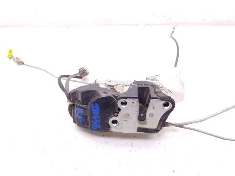 Toyota RAV4 1997 lado del pasajero cerradura de puerta delantera conjunto de actuador Foto 2 de 4