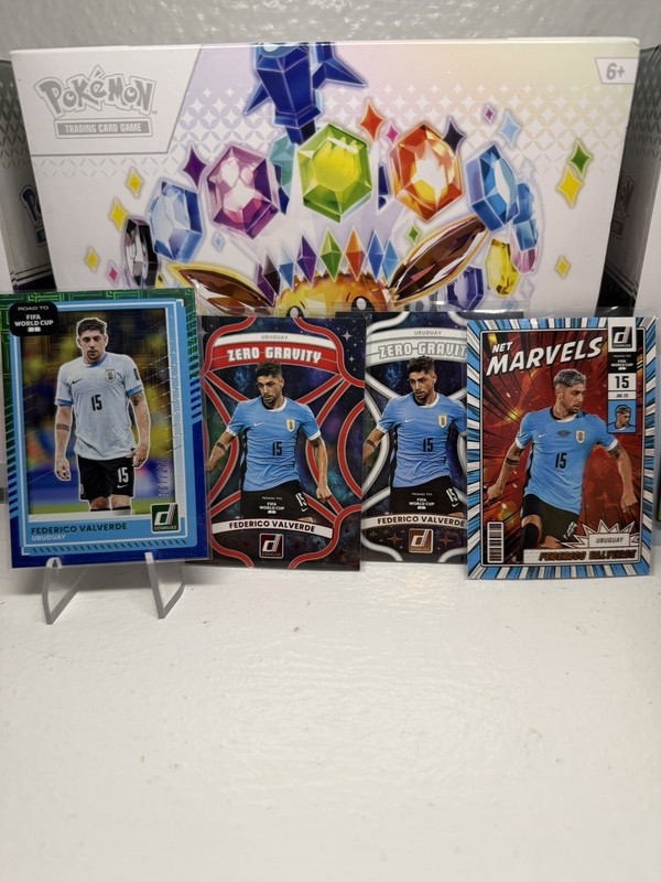 Panini Donruss 2022 Road to FIFA WC/Zero Gravity/Net Marvels Valverde Lot (4)