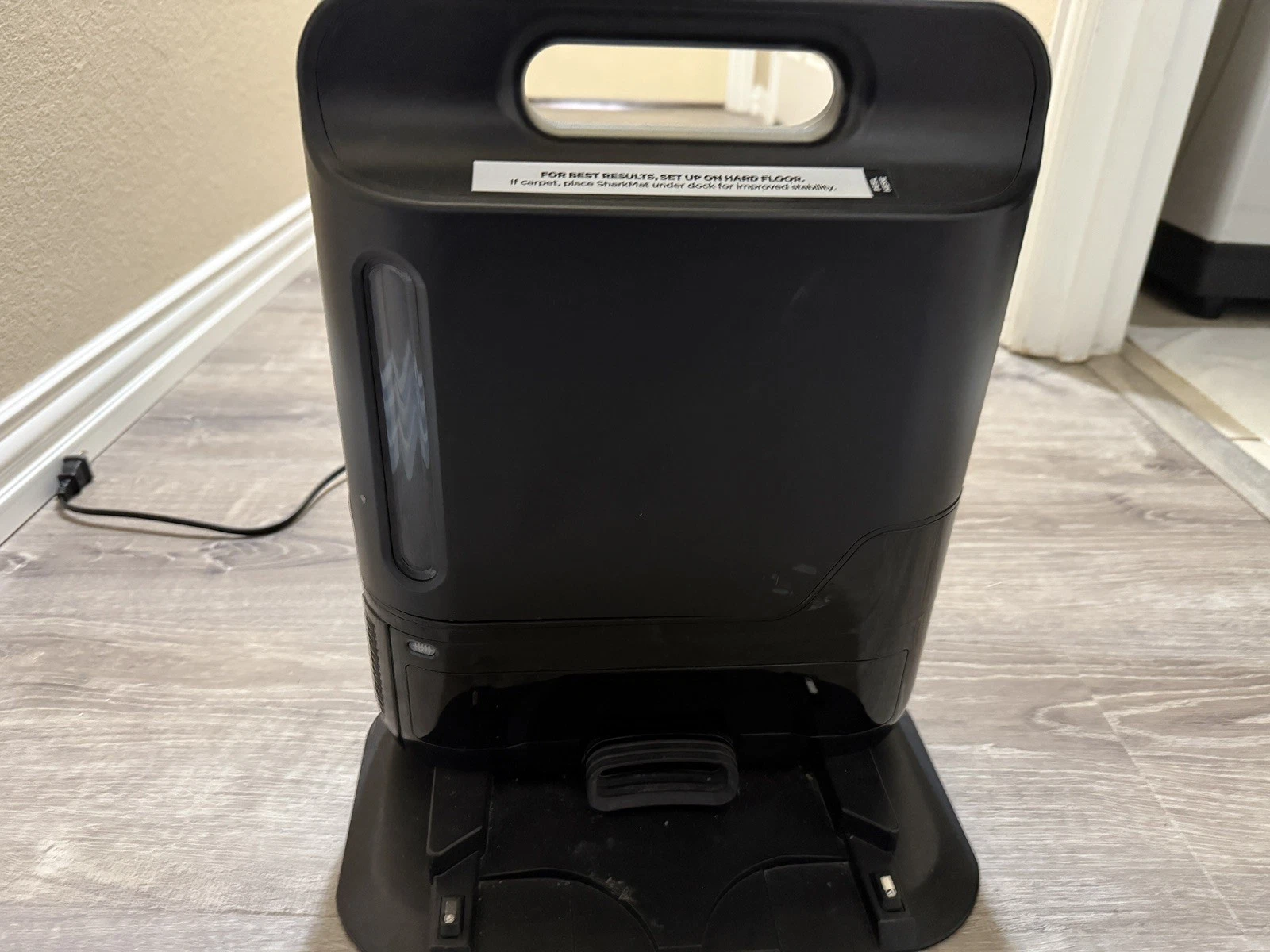 Shark Robot Vacuum Model 32 FOR PARTS