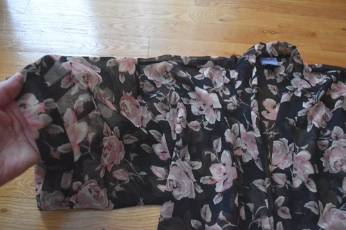 NWT Oh Baby by Motherhood floral sheer open lose front top (XL) MSRP $40 - Picture 4 of 10