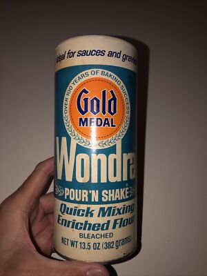 Vintage Gold Medal container Wondra Pour  n Shake  Almost Empty