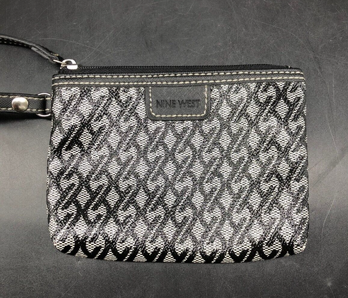 New Nine West Black & White Wristlet Wallet - Picture 9 of 9