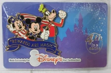 MICKEY MINNIE & GOOFY Patriotic Pals 2004 America Disney Visa Rewards Pin #28456