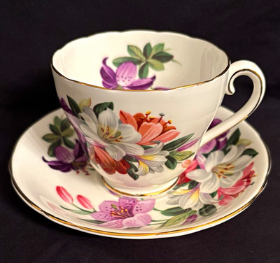 Adderley Bone China Floral Tea Cup & Saucer Set Gold Trim England H502