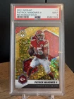 2021 Panini Mosaic Patrick Mahomes No huddle Gold /10 PSA 9
