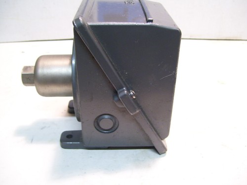 NUOVO UNITED ELECTRIC J402-146-95217 PRESSIONE SW 0-30 PSI DUAL SPDT 15A/480 P3501 - Foto 5 di 6