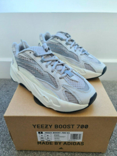adidas gazelle silver green womens Adidas Yeezy Boost 700 V2 "Tephra" - FU7914