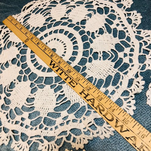 Beautiful, Collectible Set of 3 White Crocheted Doilies 15", 8.5", 7" EUC - Picture 5 of 8