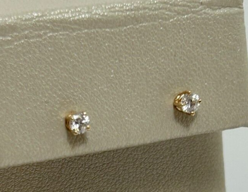 CHARMING 14K YELLOW GOLD 1/4 carat TW DIAMOND STUD EARRINGS - Picture 1 of 6