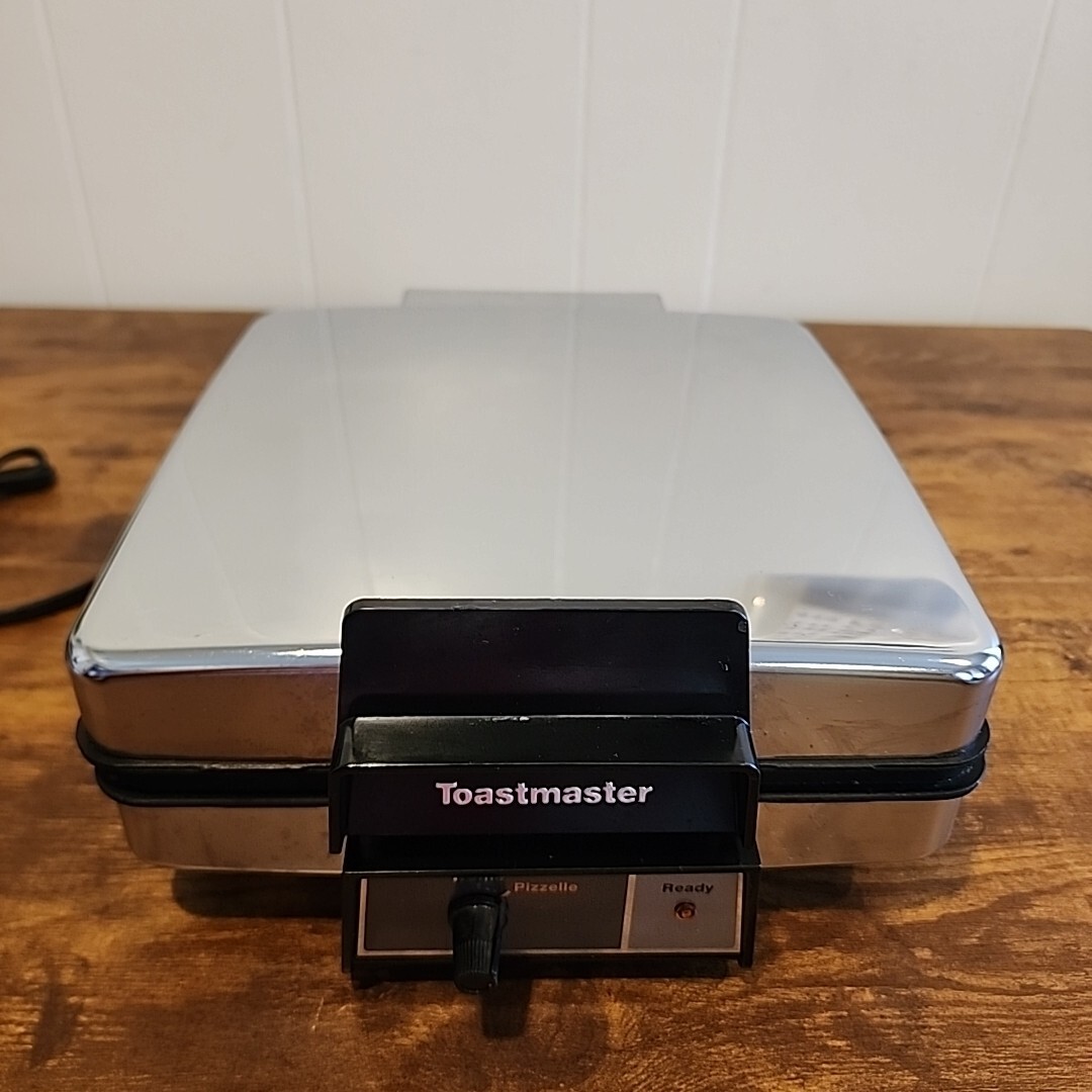 Vintage Toastmaster Pizzelle International Dessert and Waffle Baker 290