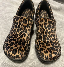 BOC Born Concept Leopard Clogs Size 6M