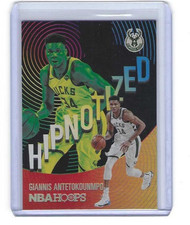 2020-21 Panini NBA Hoops Basketball Hipnotized Insert #19 Giannis Antetokounmpo