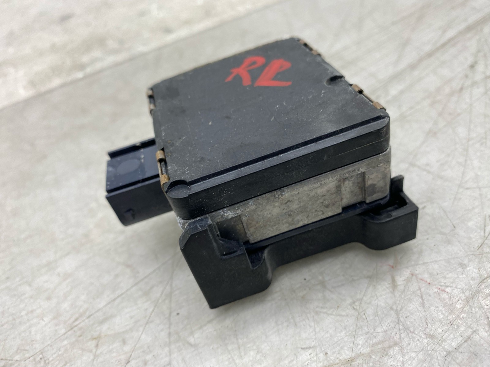 2020-2025 ASTON MARTIN DBX OEM (A) LEFT RIGHT REAR BLIND SPOT RADAR MODULE UNIT